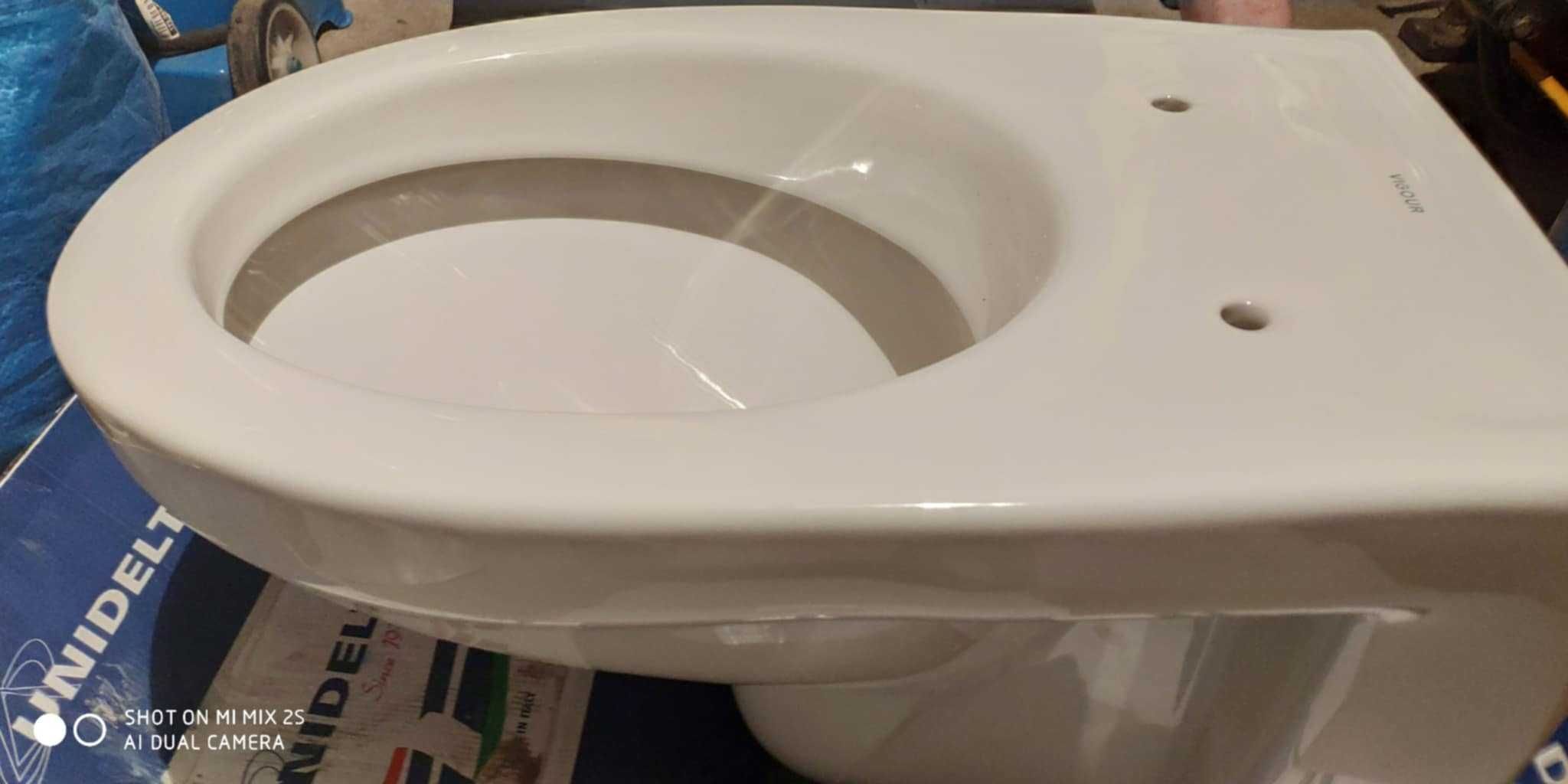 Sprzedam miskę wiszącą lejową białą