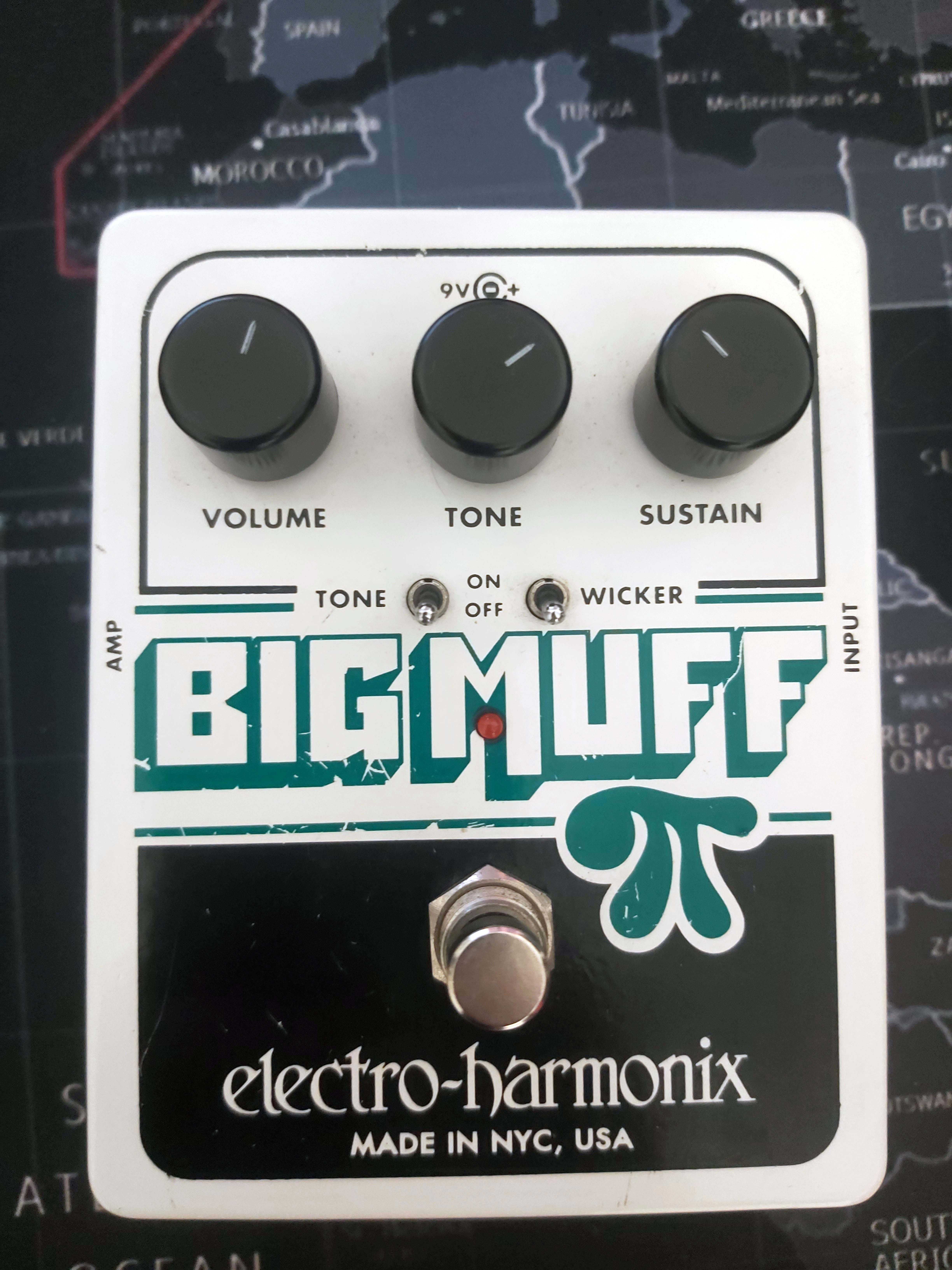 Гитарная педаль Electro-Harmonix Big Muff Pi w. Tone Wicker
