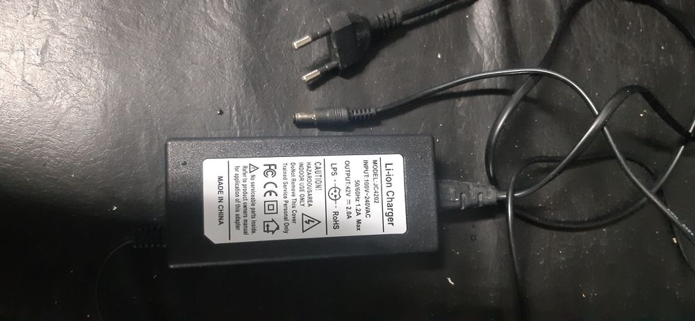 Carregador36V 42a de trotinete bicicleta eléctrica