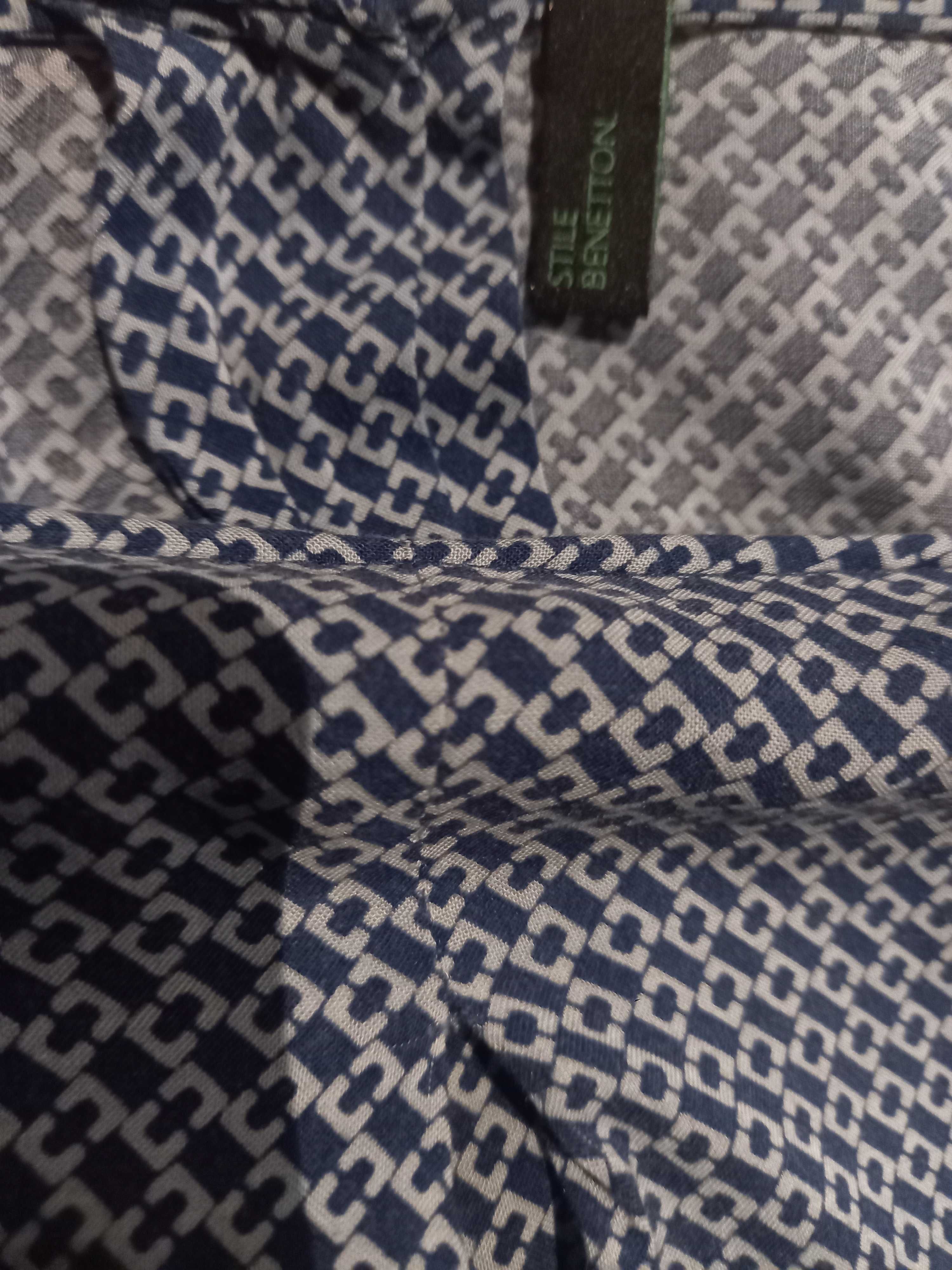 Blusa azul e branca - M/38 - Benetton