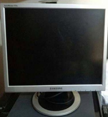 Monitor Tft Samsung 17" com pouco uso