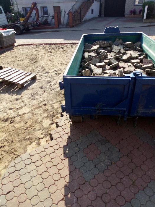 Wynajem kontenerów wywóz gruzu odpadów ziemi .