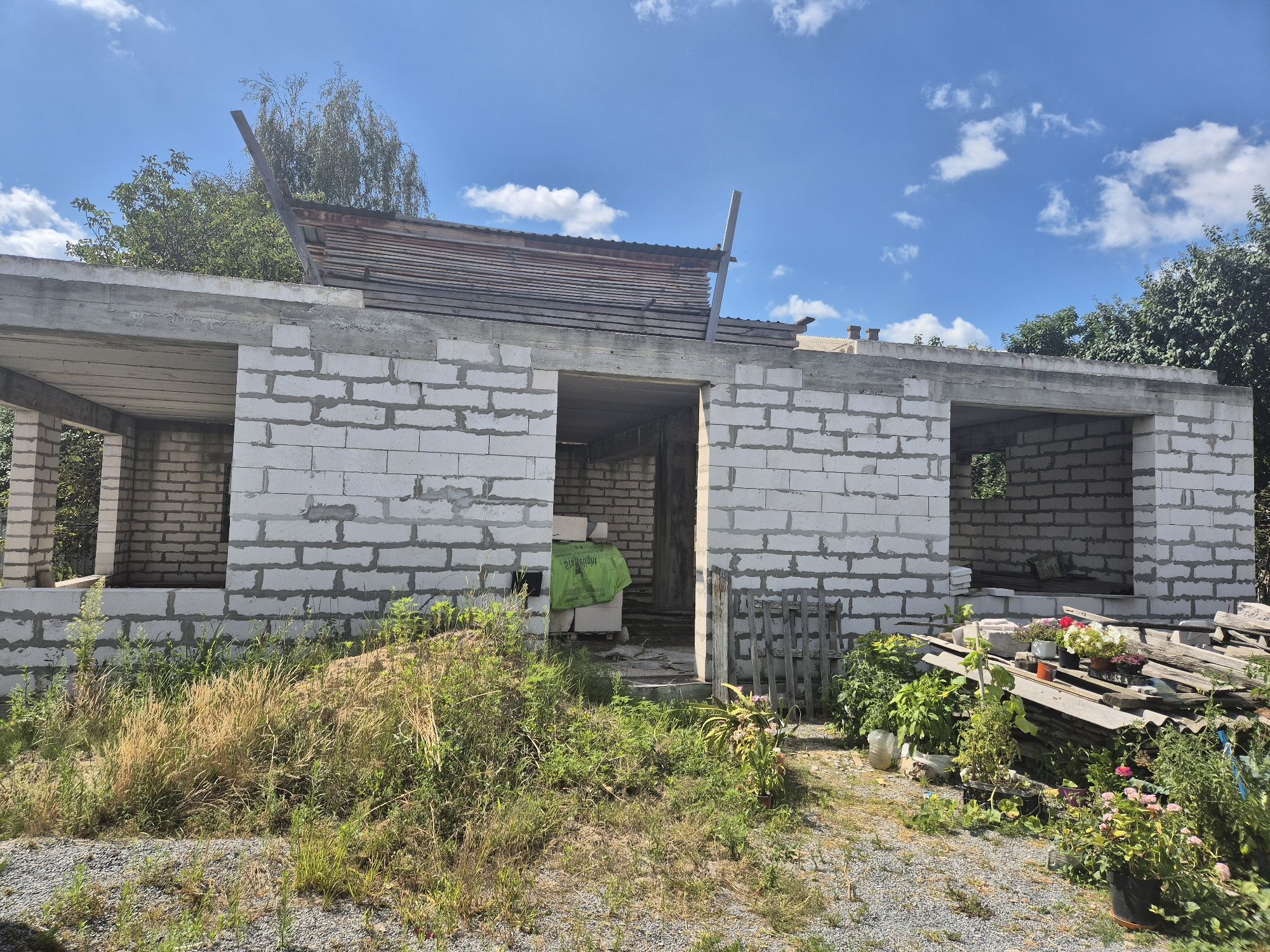 Продаж або довгострокова оренда недобудови