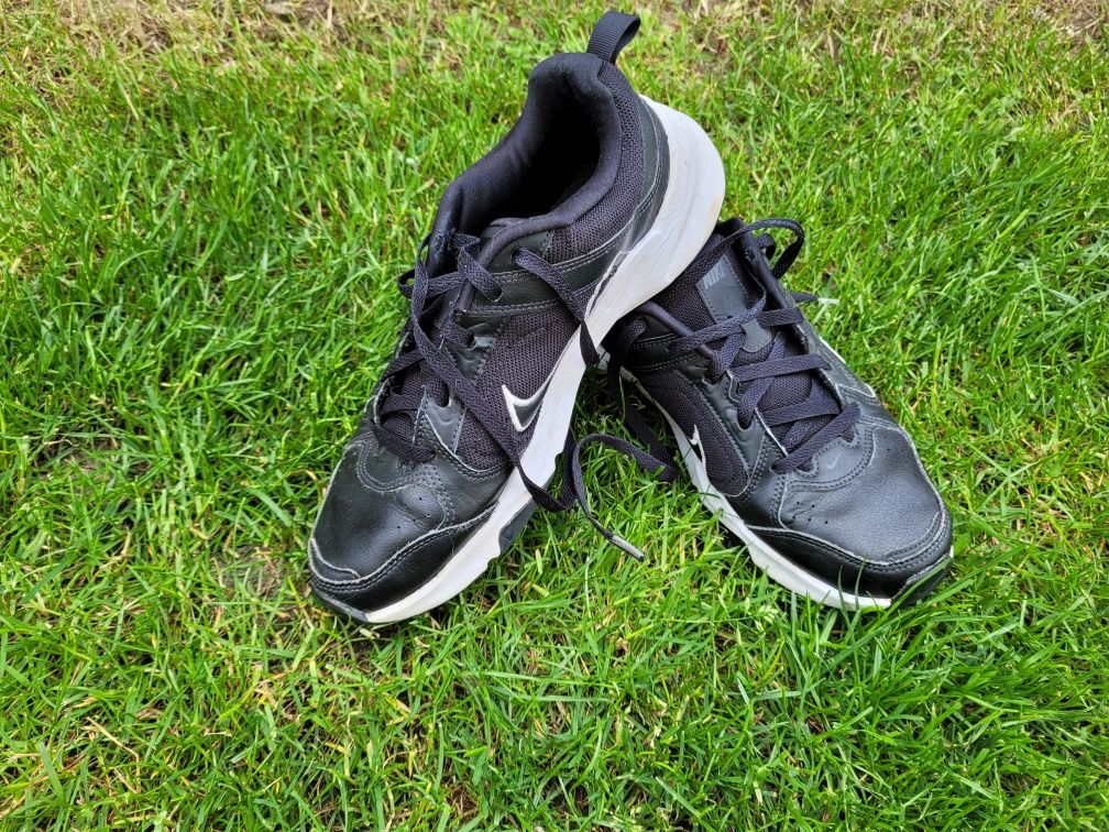Sneakersy nike defy all day 42,5.