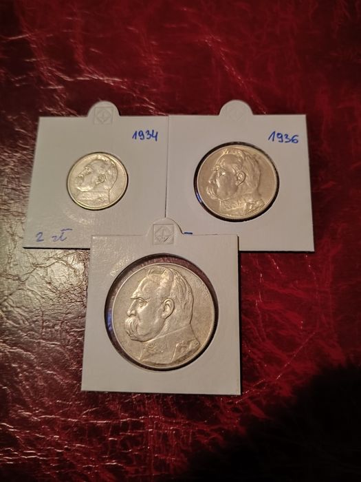 Zestaw srebrnych monet