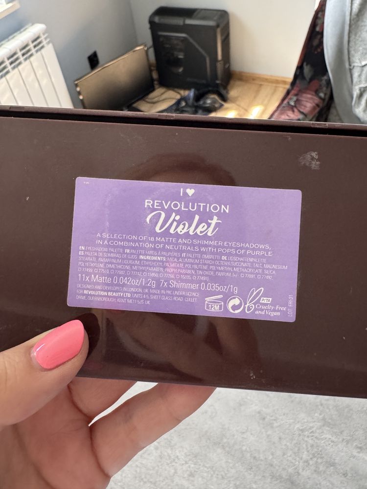 Makeup Revolution - Paletka cieni do powiek Chocolate Violet