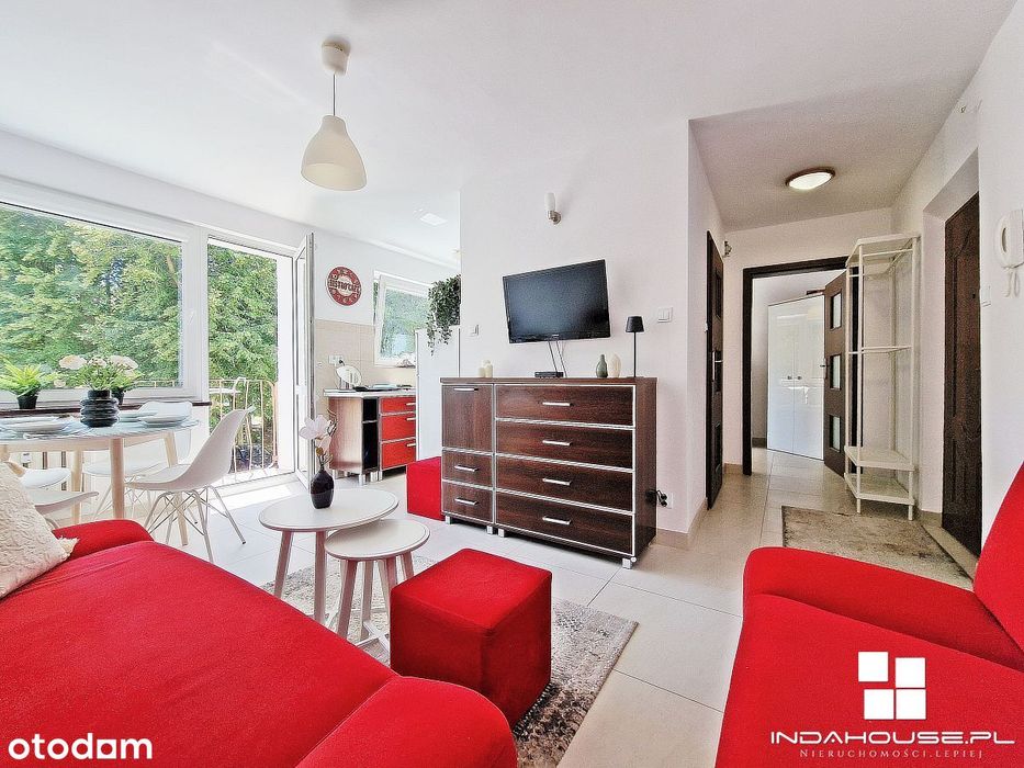 M2, 2 pokojowe nad morzem. I p., balkon. Podczele