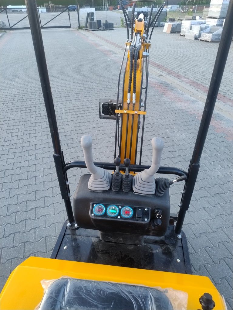 Minikoparka HT10 Fabrycznie NOWA, Diesel KOOP b. Oszczędna, waga 1 ton
