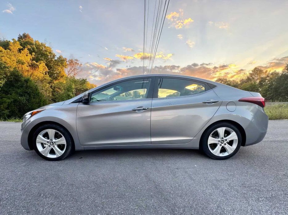 Hyundai Elantra      2014