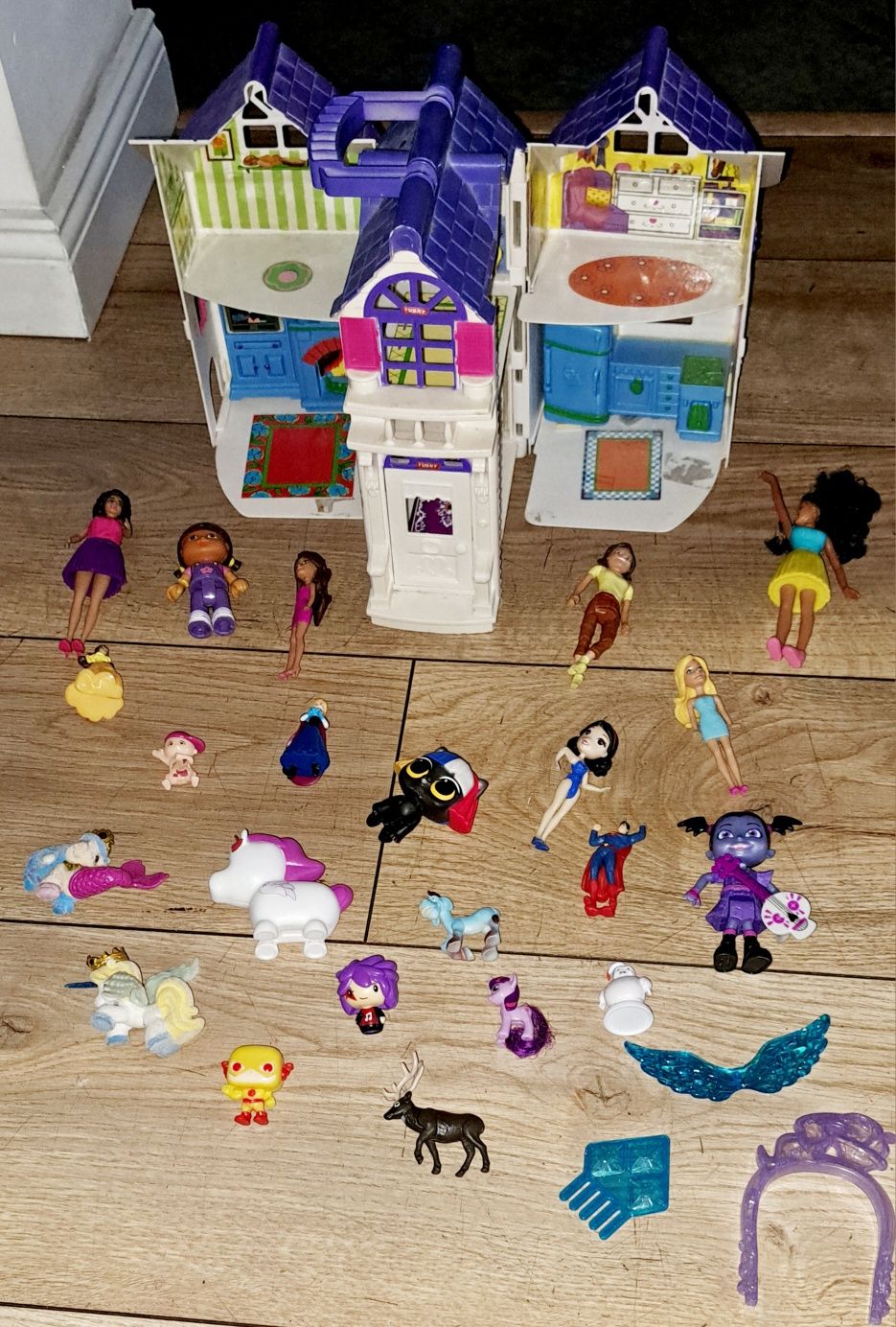 Domek z lalkami dla dziewczynki