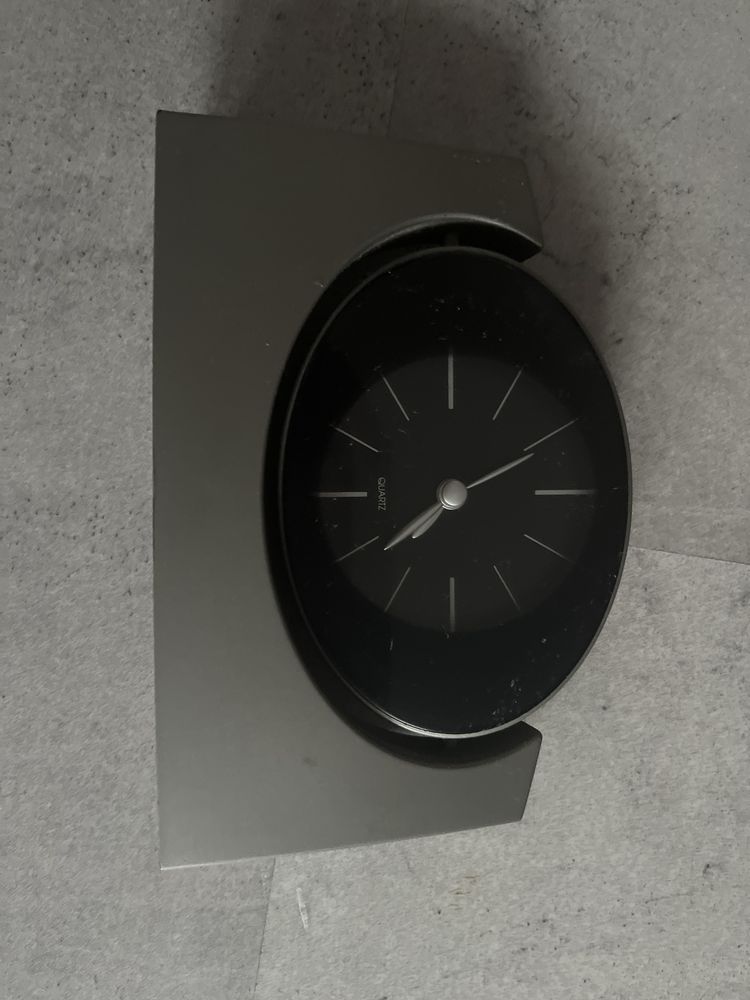 Zegarek budzik  czarno srebrny