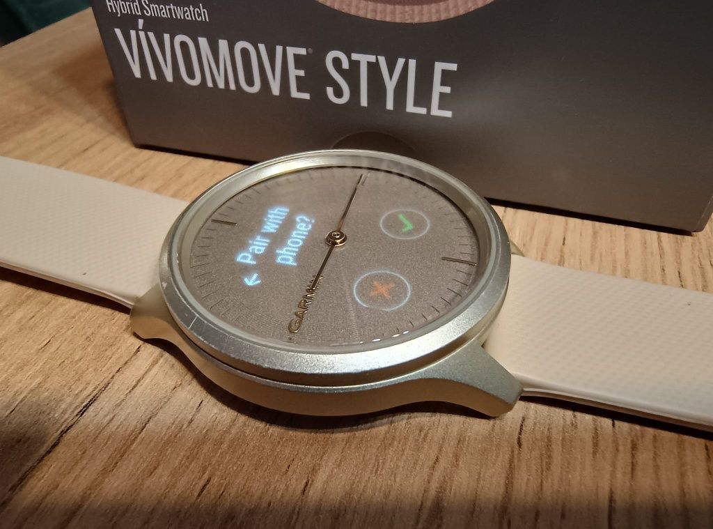 Garmin Vivomove Style złoto-różowy