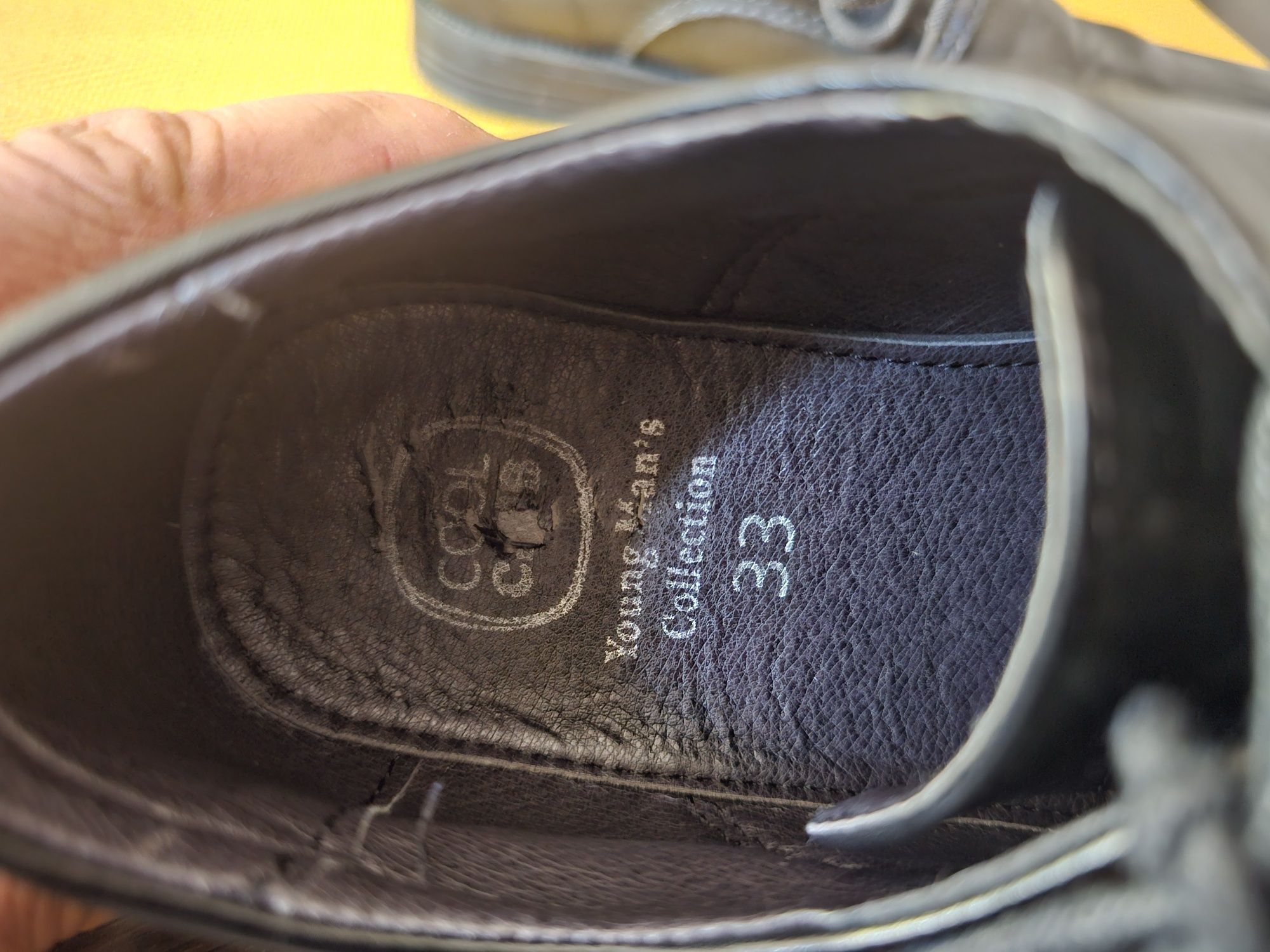 Czarne eleganckie buty chłopięce Cool Club r. 33