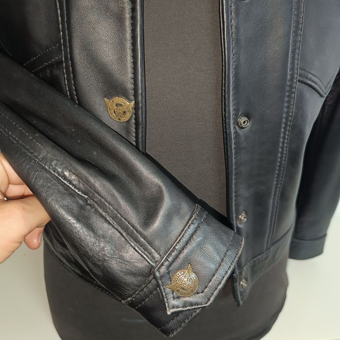 Casaco em pele preta lisa marca Gossip made in UK