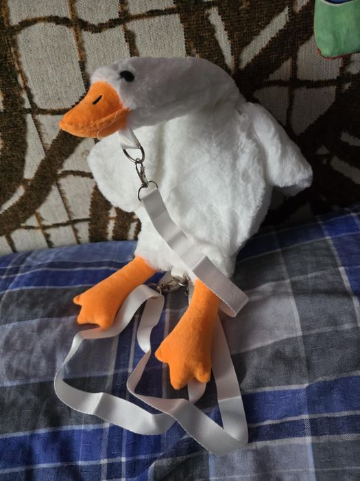 Plecak dziecięcy  gęś zapinany na zamek nowy