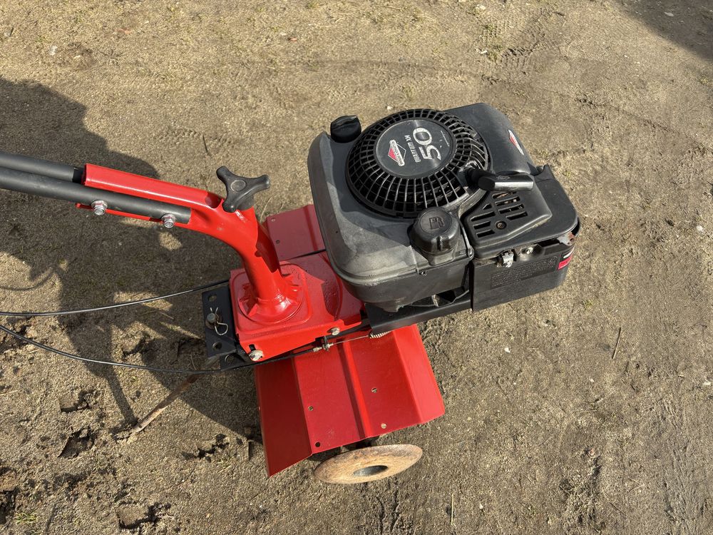 Glebogryzarka z reversem silnik B&S 5hp.