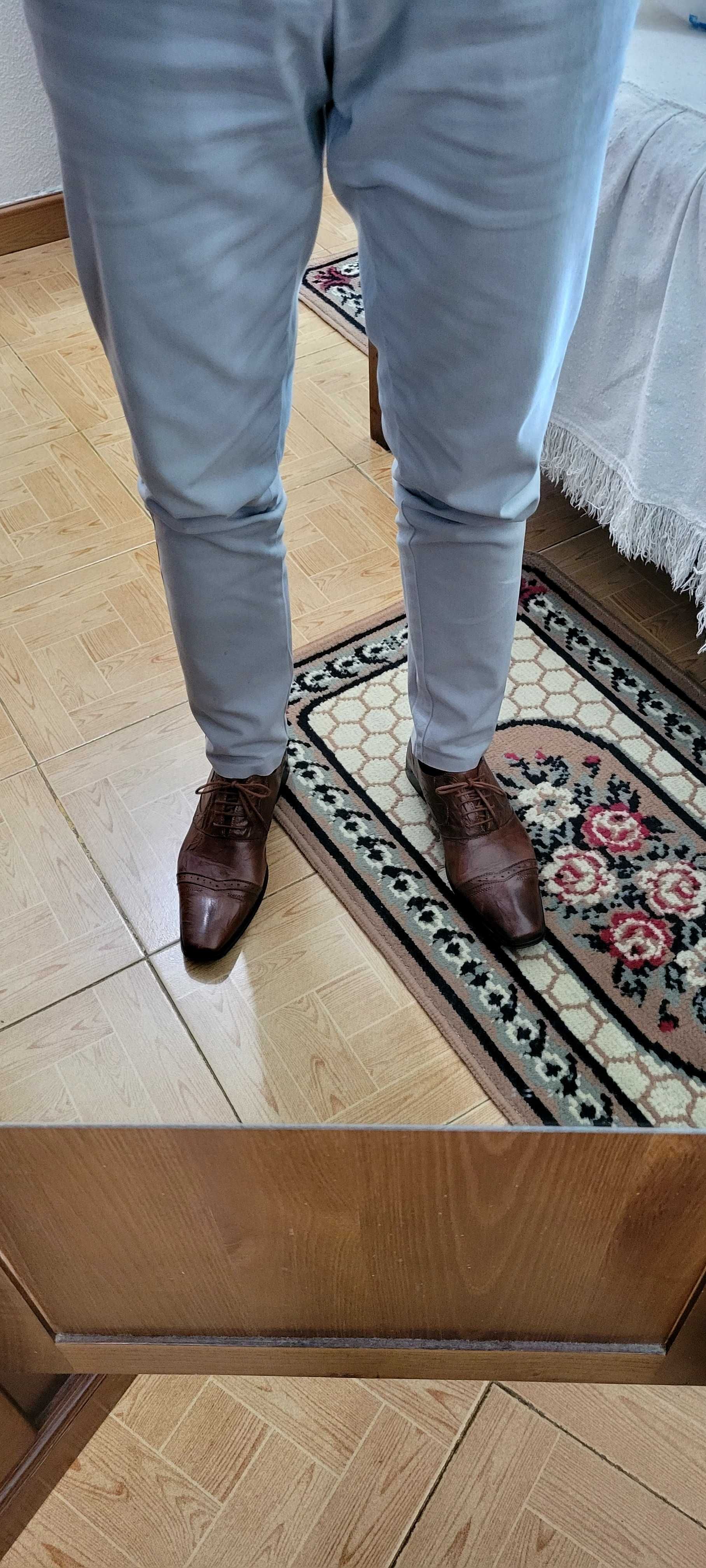 Vendo Sapatos classicos de homem em pele,marca (MÁXIMO DUTTI-MOSHION)