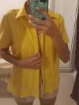Camisa Amarela com Botões