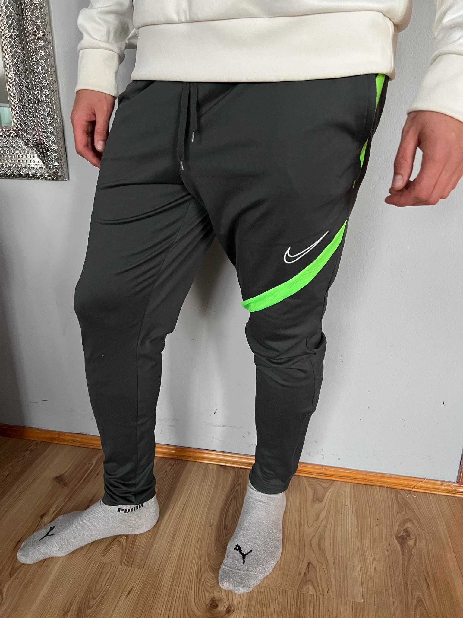 Spodnie dresowe męskie Nike L oryginalne stan super