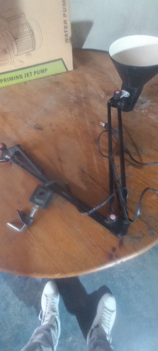 Impressora e candeeiro de mesa articulavel