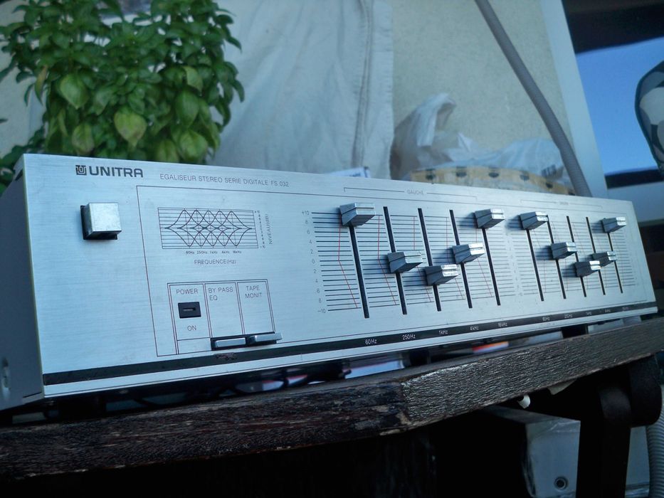 srebrny korektor equalizer Unitra Diora FS032 (poprzednik FS042)
