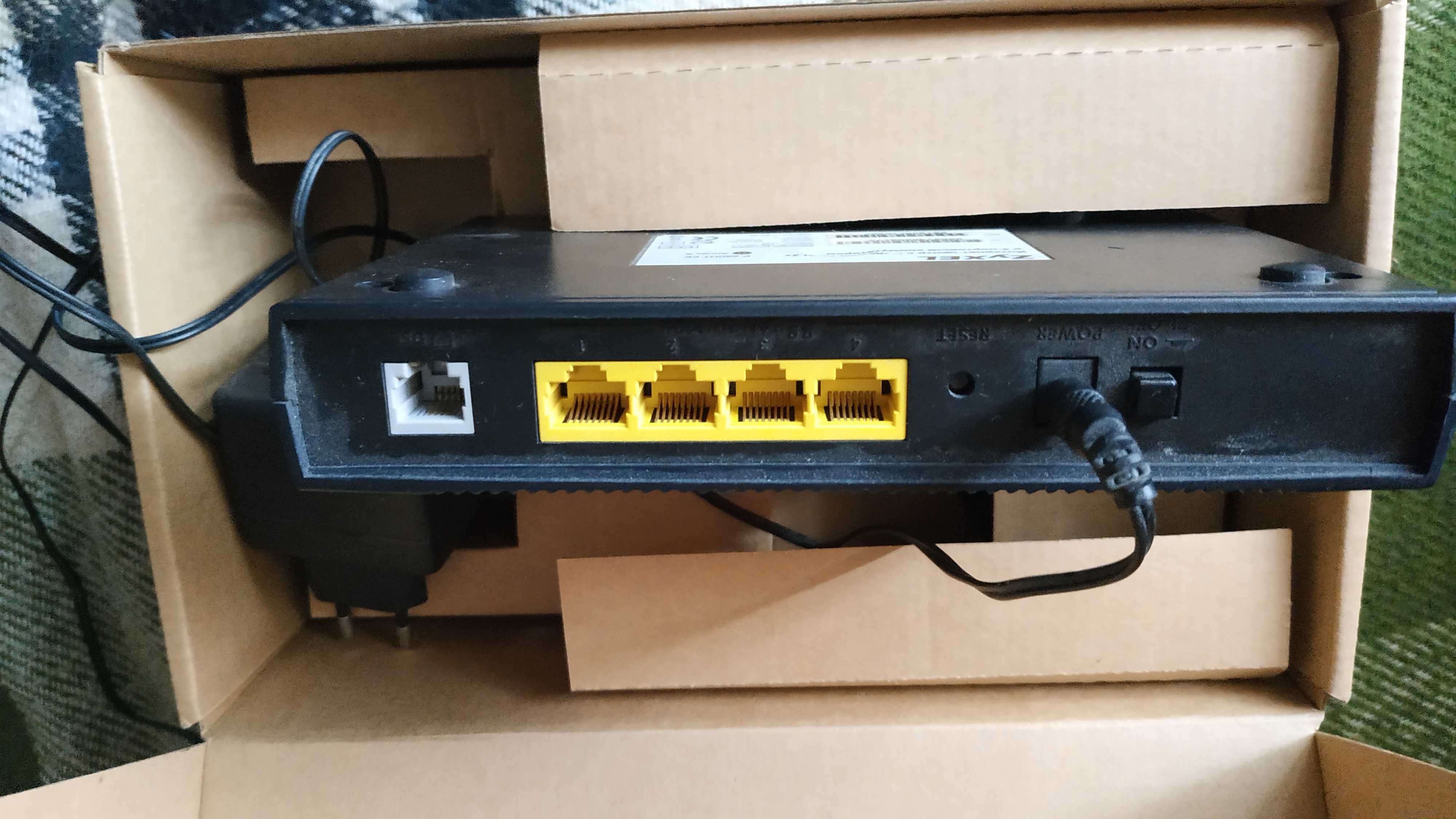 ADSL Модем ZyXel P-660HT EE