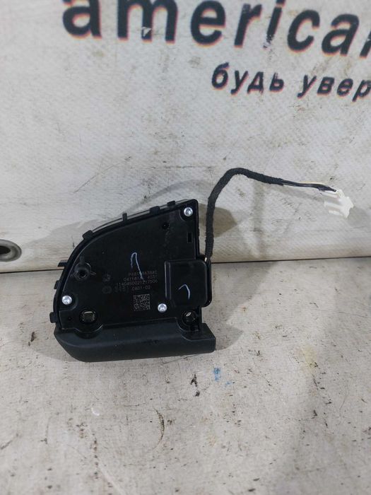 Jeep Grand Cherokee 14- Кнопки управления на руле левые / правые