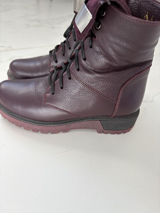 Жіночі черевики, шкіряні, 36розмір(23см),б/в, стан нових