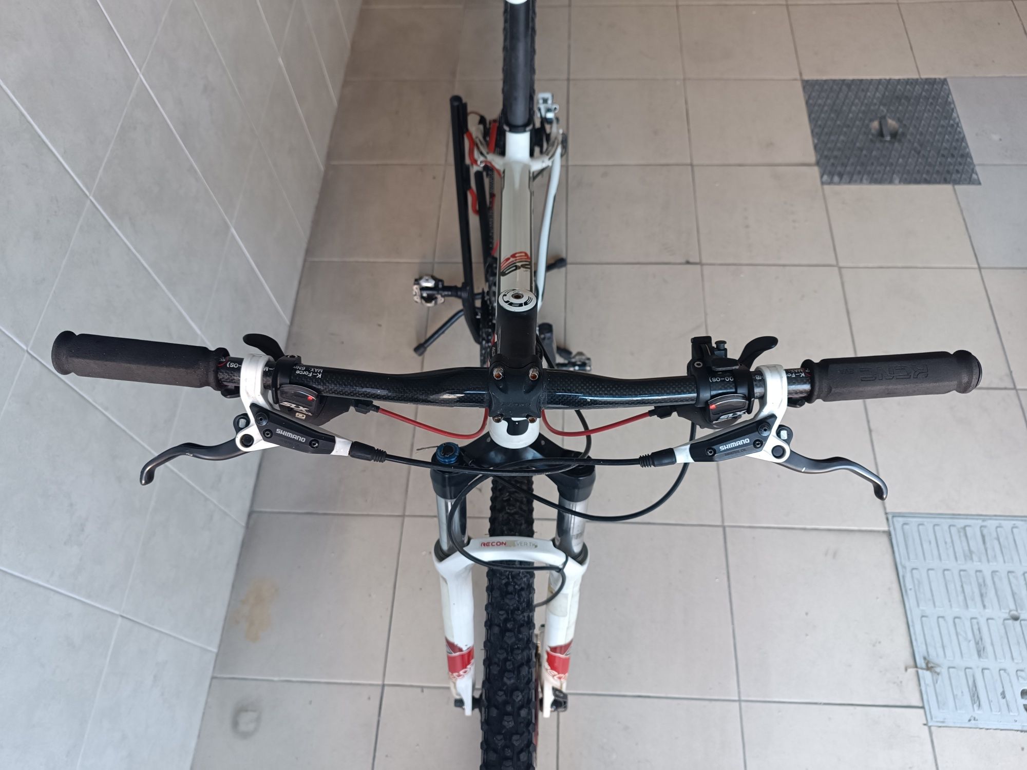 Bicicleta BTT Cube roda 29