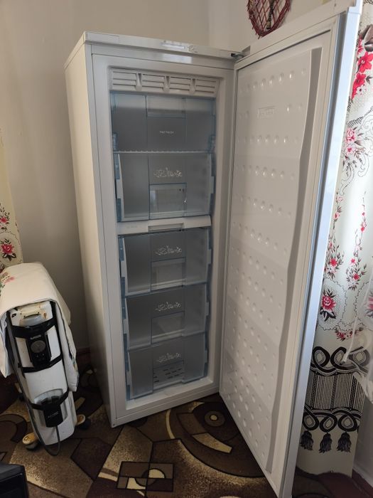 Морозильна камера beko