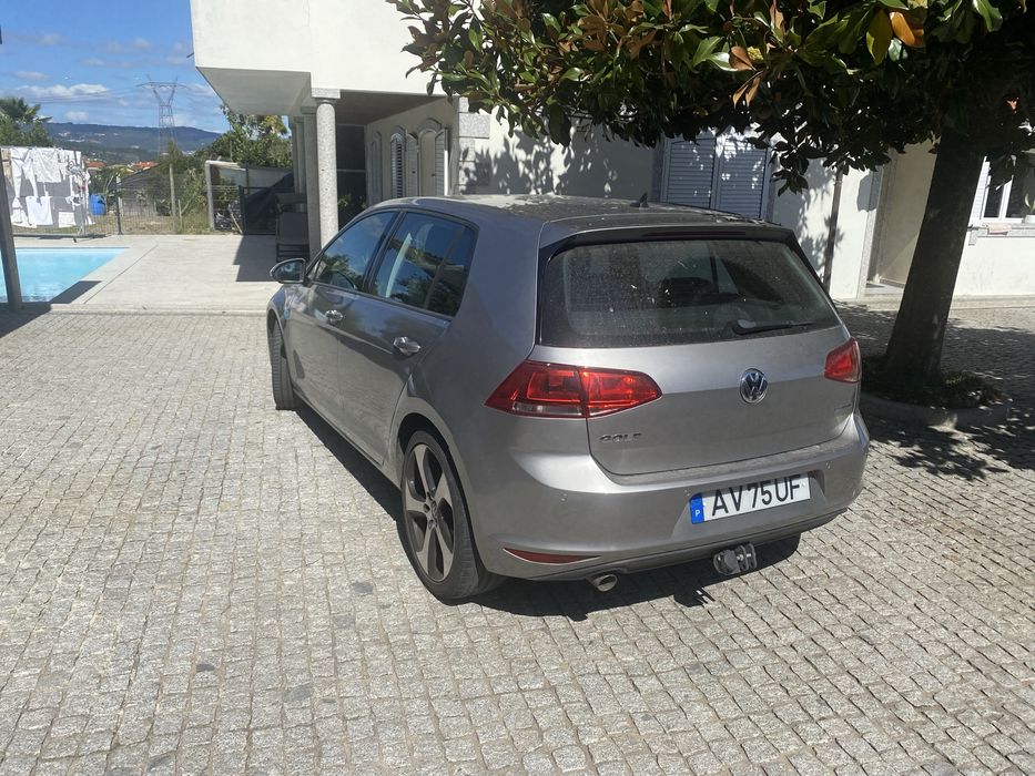 VW golf 7 1.6 diesel 5 portas e com gancho para reboc