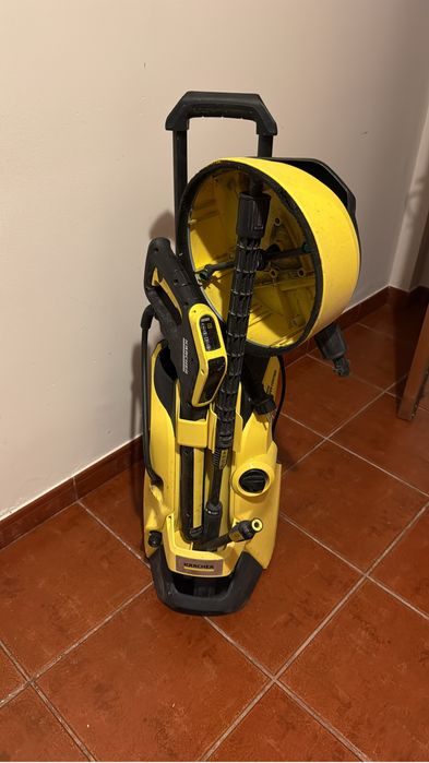 Lava a Jato com pouco tempo de uso.