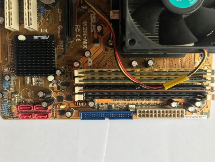 Материнская плата Asus M2N-MX и ОЗУ