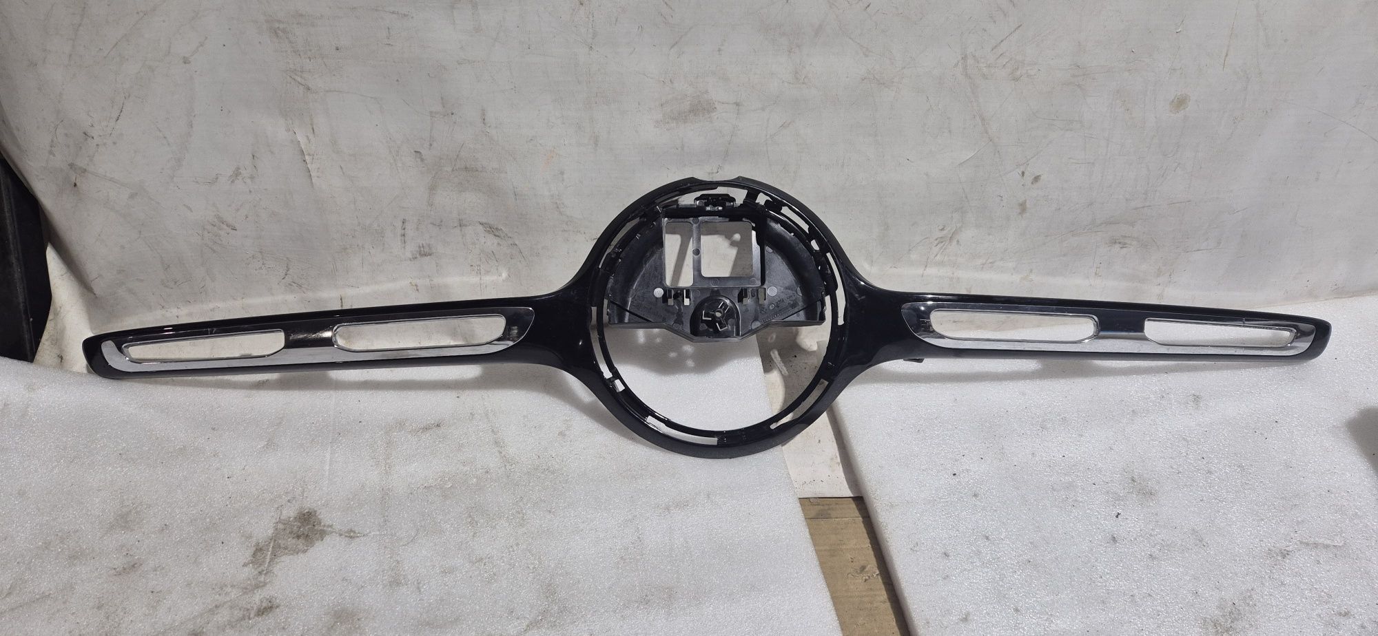 Ramka atrapa grill przód przedni mercedes w254 x254 Europa