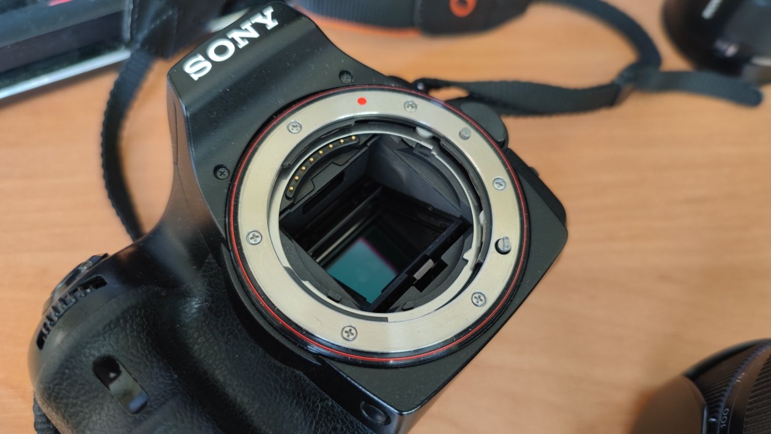 Sony A57  + 18-135 + 50/1.4 ідеальний стан