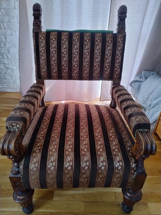 Fotel w stylu antycznym