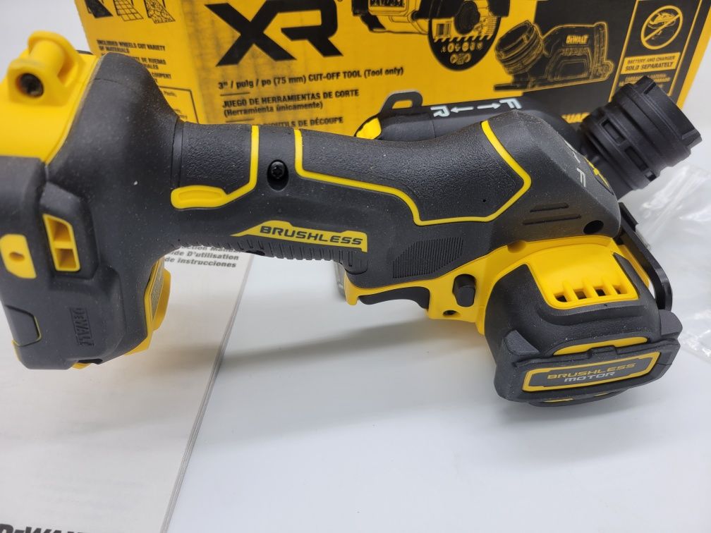 Аккумуляторный бесщеточный угловой резак 75мм DEWALT DCS438B 20V