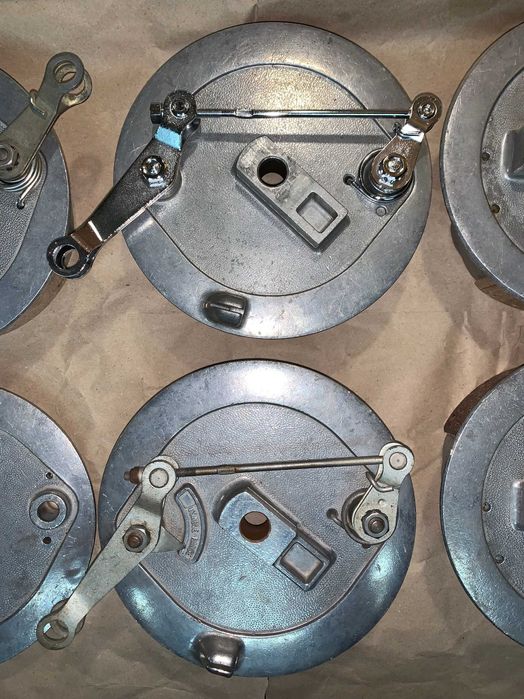 Новый тормозной опорник с колодками в сборе Ява 634-01, Чезет 472/3/5