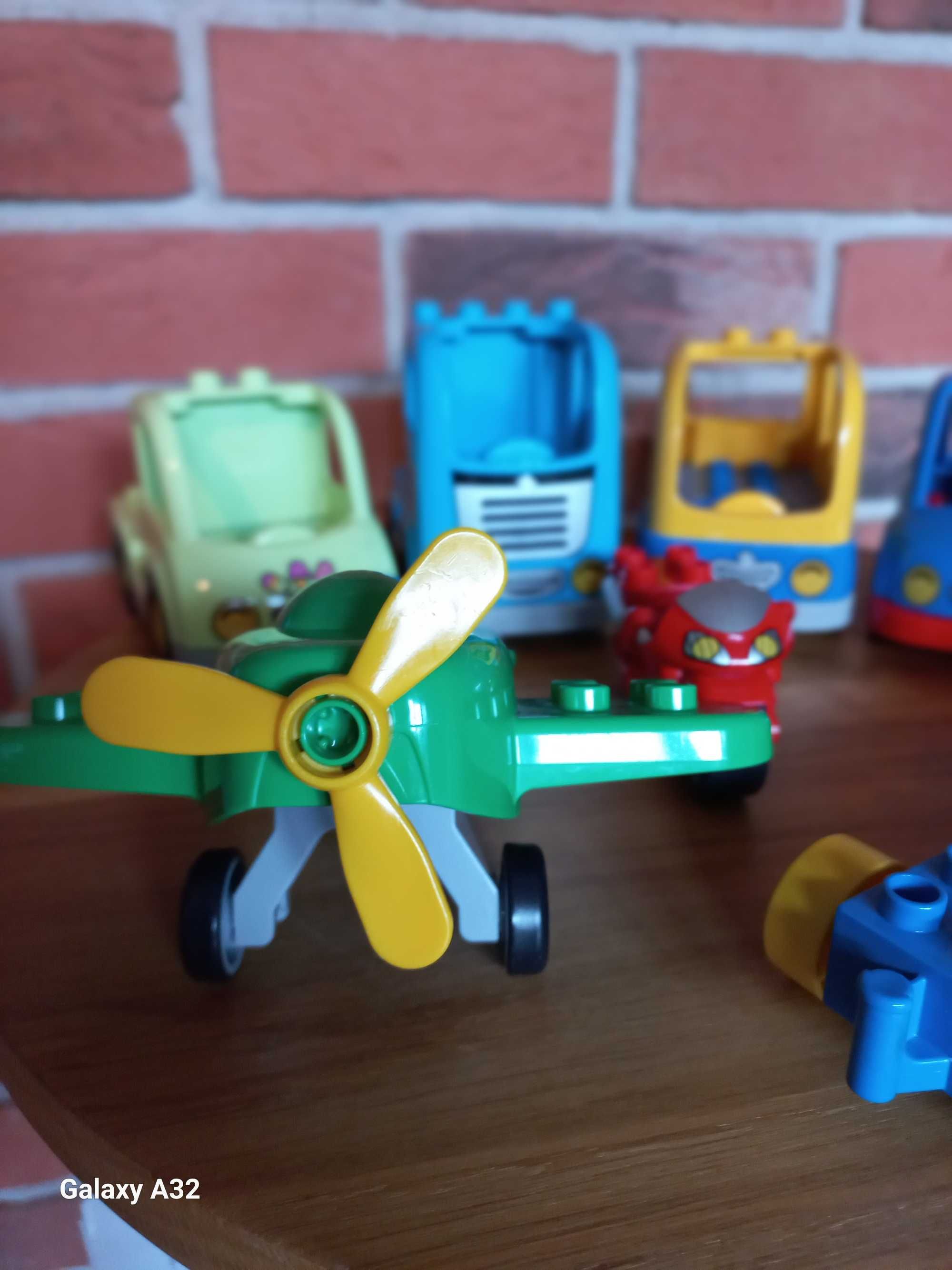 autka, motocykl, samolot, autobus Lego DUPLO