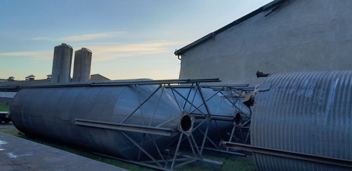 Sprzedam silos paszowy zbozowy kolo 30t