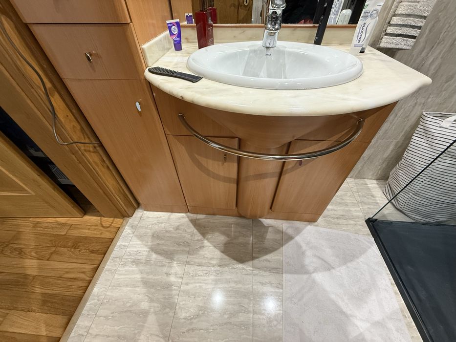 Movel de casa de banho com espelho