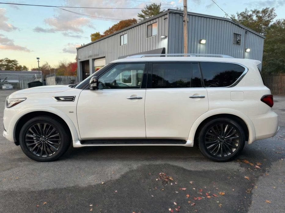 INFINITI QX80 Luxe      2020