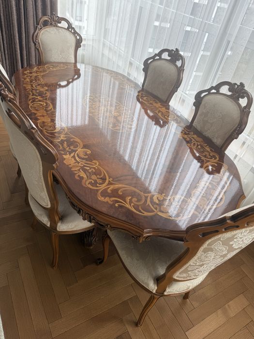 Антикварний стіл, барокко