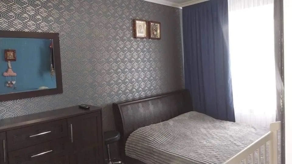 Здам 3кв  с-ще жовтневе автономне опалення помісячно