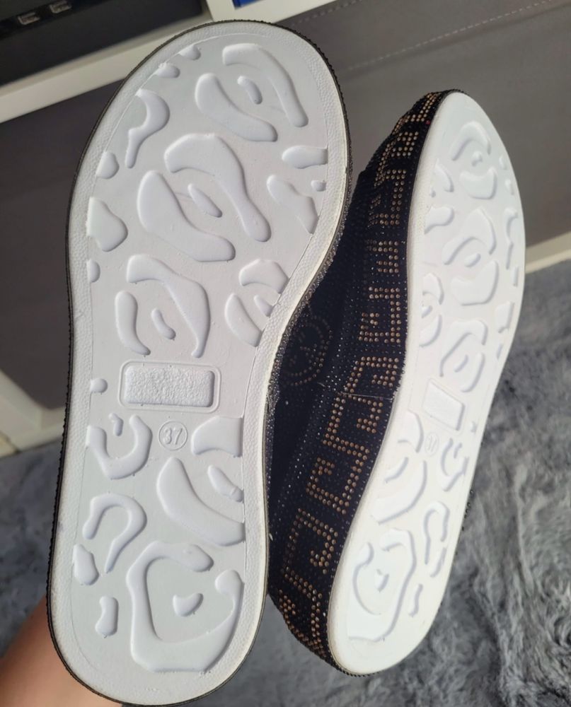 Nowe czarne sneakersy Versace cyrkonie