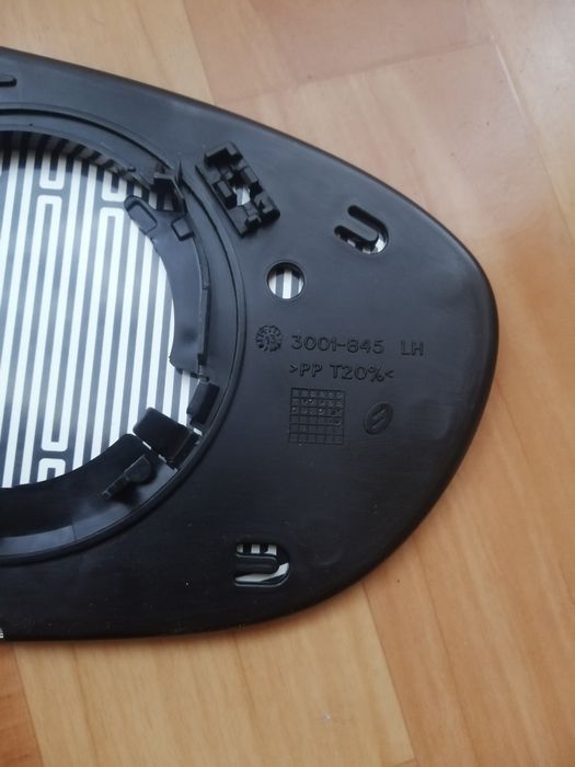 Вкладиш дзеркала Nissan Qashqai