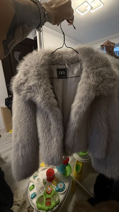 Шубка ZARA нова!