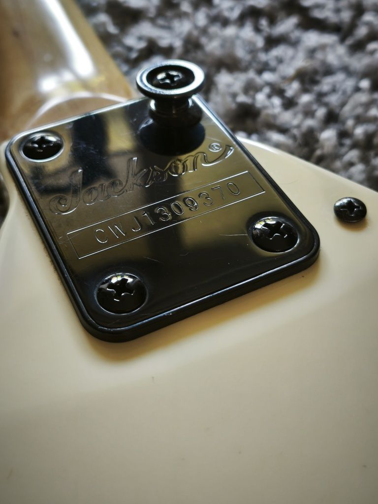 Gitara Jackson V