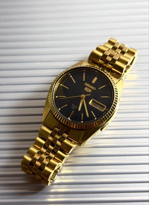 Seiko Black Dial Gold Watch | Годинник