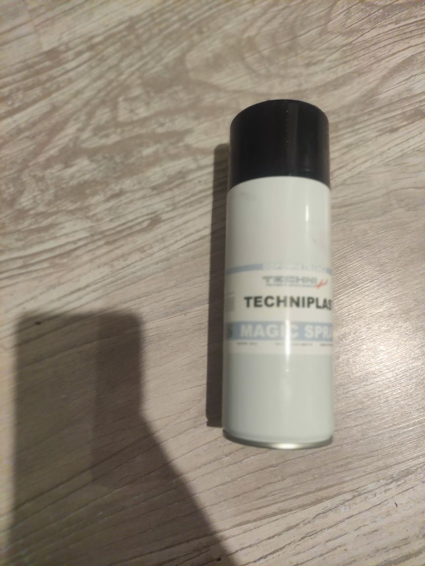Techniplast Magic Spray, odpowietrzacz do żywicy ze spryskiwaczem